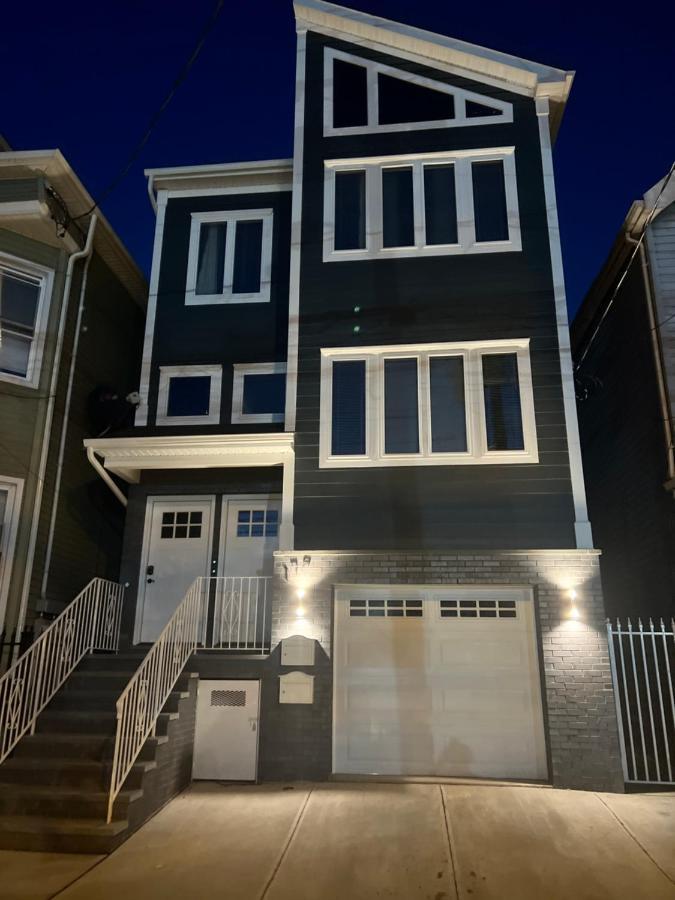 Springview Homes 12Mins From Ewr & 3 Mins From University Hospital นูวาร์ก ภายนอก รูปภาพ